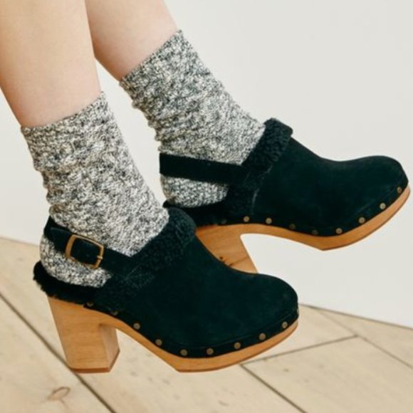 Madewell Shoes - Madewell Shearling Clogs Black Size 8
